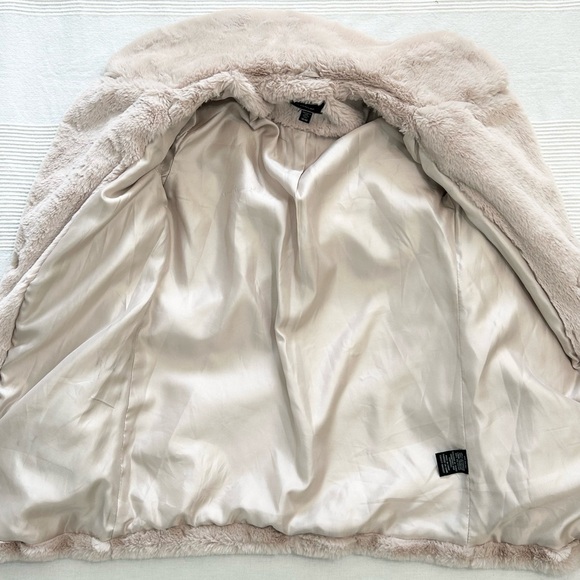 Le Chateau Plush Teddy Faux Fur Coat - Picture 12 of 14